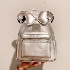 BNWT Minnie Mouse Disney 100 platinum silver drip Loungefly Mini Backpack